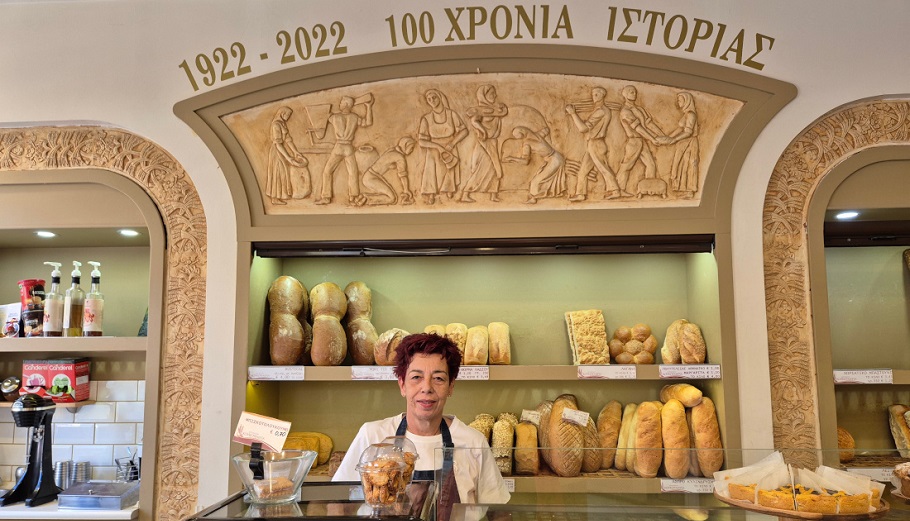 Έλσα Κουκουμέρια: Η πρώτη γυναίκα πρόεδρος των αρτοποιών που θέλει να ξαναγίνει ο φούρνος μόδα