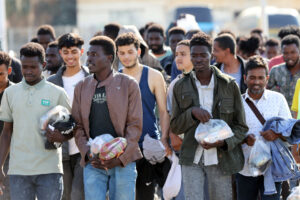 ΚΕΦΙΜ: Ουδέτερη έως θετική η επίδραση της μετανάστευσης στην οικονομία Ευρώπης και ΗΠΑ