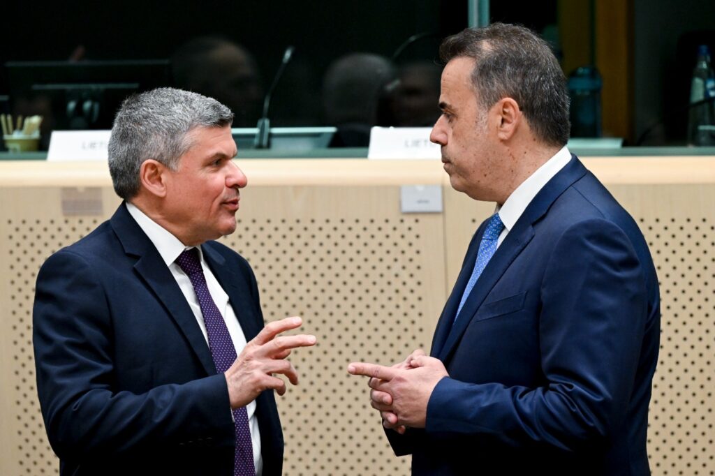 Το “ξεμπέρδεμα” του καλωδίου από Παπασταύρου και Παπαναστασίου, οι μετρήσεις για το κόμμα Τσίπρα, η αναγκαστική αλλαγή Τσιάρα, η καραντίνα του Κέλλα και οι απλήρωτοι αγρότες