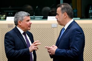 Το “ξεμπέρδεμα” του καλωδίου από Παπασταύρου και Παπαναστασίου, οι μετρήσεις για το κόμμα Τσίπρα, η αναγκαστική αλλαγή Τσιάρα, η καραντίνα του Κέλλα και οι απλήρωτοι αγρότες