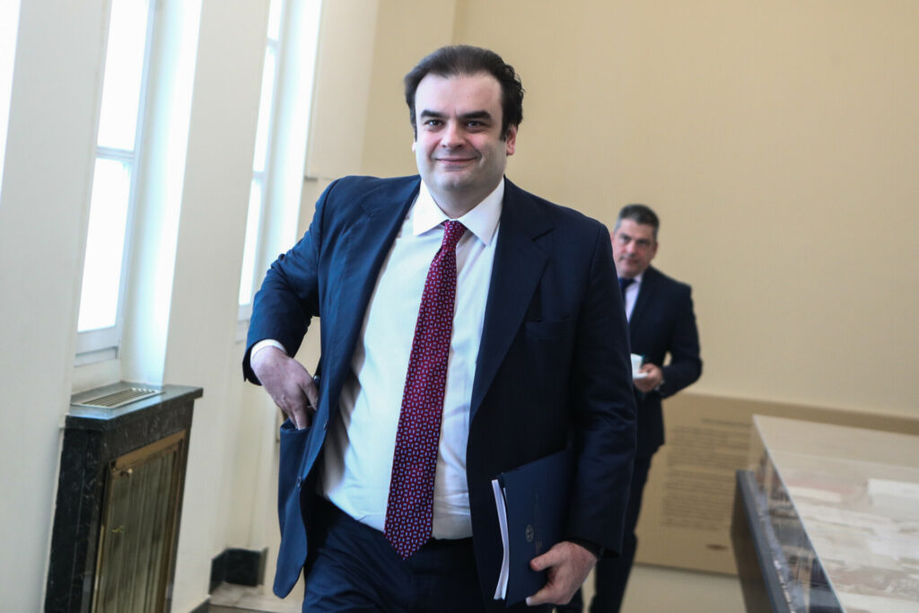 Παρέμβαση Πιερρακάκη για το λουκέτο στα καταστήματα ΕΛΤΑ