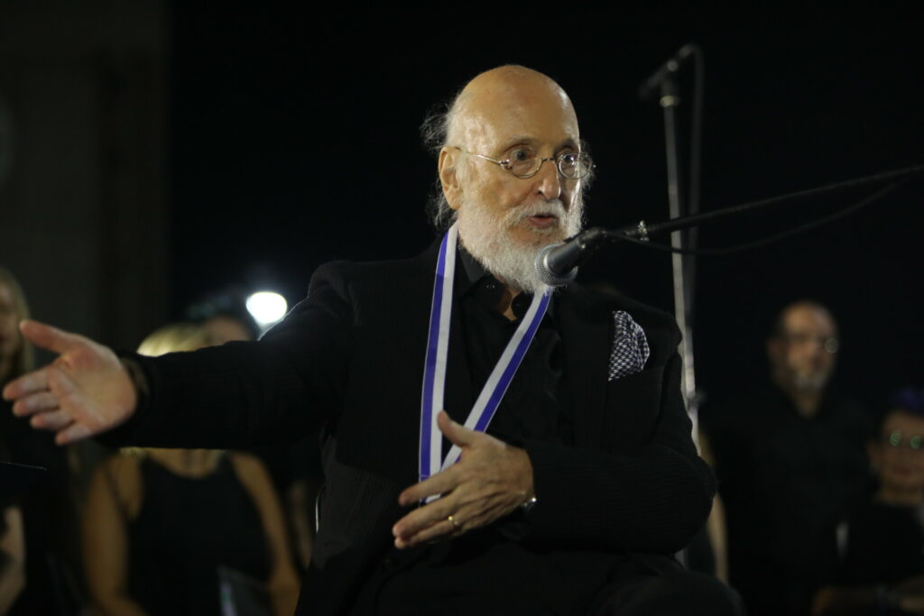 Στο νοσοκομείο ο Διονύσης Σαββόπουλος