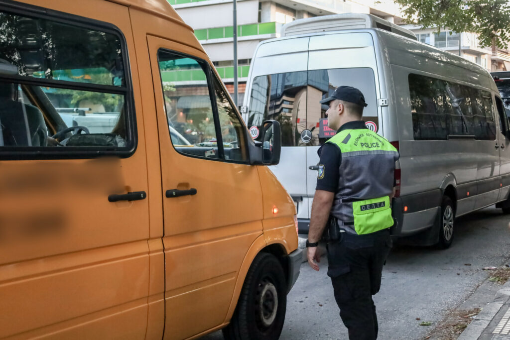 Το χάος με τα σχολικά λεωφορεία και το ανύπαρκτο ενδιαφέρον  των ιδιωτών