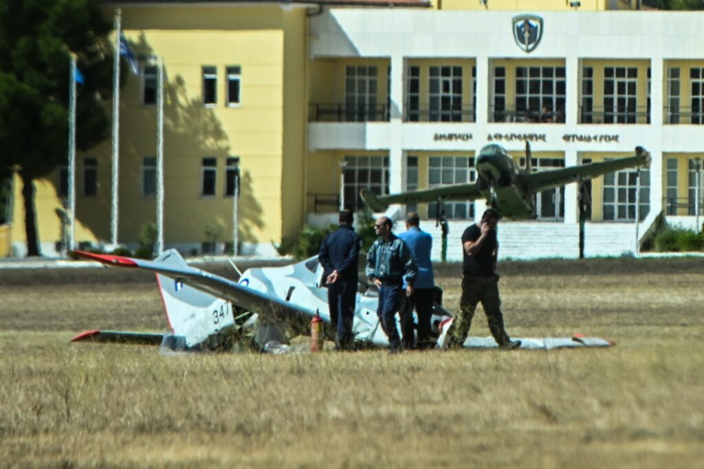 Τατόι: Διασωληνωμένος ο ένας πιλότος μετά το ατύχημα με το αεροσκάφος