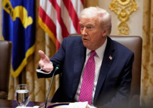 Ο Τραμπ απειλεί με χτυπήματα σε στόχους εντός Βενεζουέλας