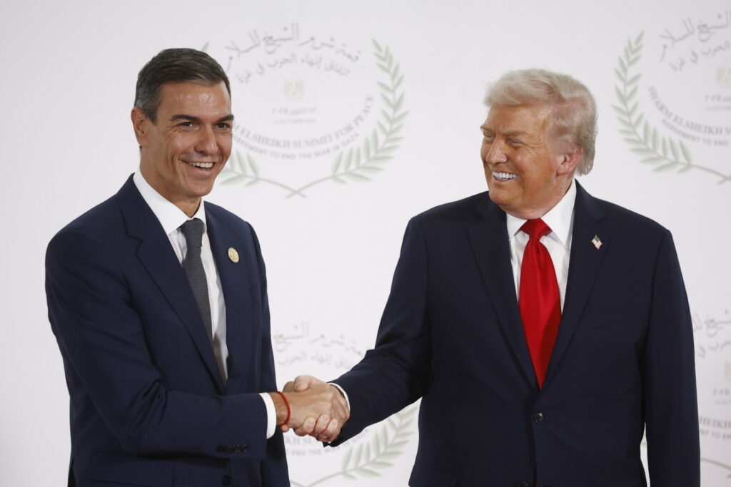 Τραμπ: Απειλεί την Ισπανία με δασμούς και αποβολή από το ΝΑΤΟ