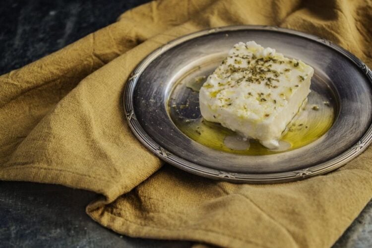 Γιατί τα ελληνικά τυριά έφτασαν στη τιμή του μοσχαριού