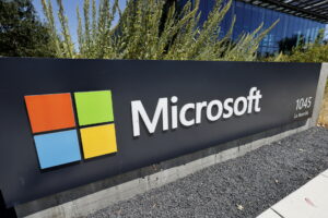 Η Microsoft κατηγορείται ότι βοήθησε το Ισραήλ να αποκρύψει παρακολουθήσεις Παλαιστινίων