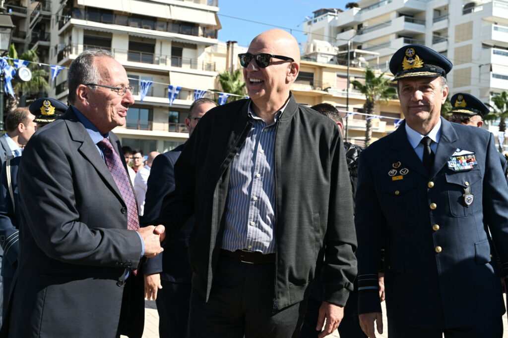 Δένδιας: Εικόνες από το μέλλον της Πολεμικής Αεροπορίας