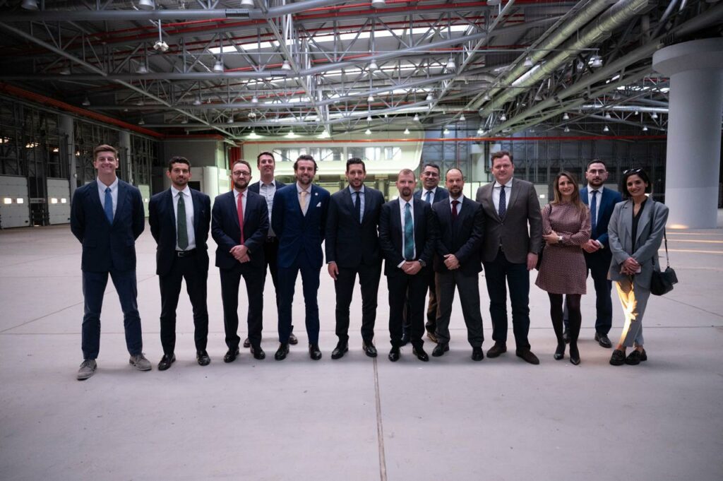 DFC ΕΜΠΟΡΕΥΜΑΤΙΚΟ ΝΕΤΡΟ ΘΡΙΑΣΙΟ