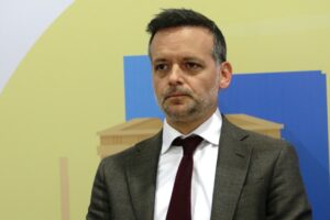 Αναταράξεις στον ΠΑΣΟΚ μετά την πρόταση Δούκα για συνεργασία με τον Τσίπρα