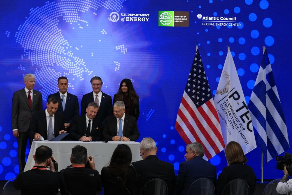 Υδρογονάνθρακες: Έπεσαν οι υπογραφές για το Block 2, μπαίνει η ExxonMobil 