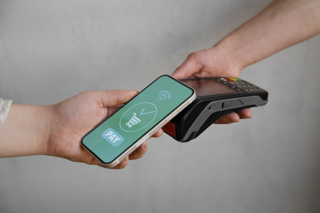 Τι αλλάζει από σήμερα στις πληρωμές μέσω IRIS