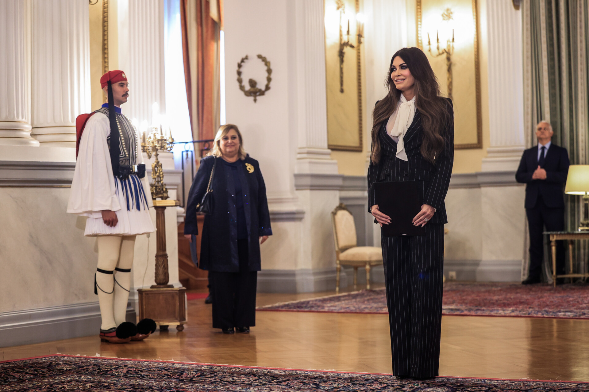 ΕΠΙΔΟΣΗ ΔΙΑΠΙΣΤΕΥΤΗΡΙΩΝ ΤΩΝ ΠΡΕΣΒΕΩΝ ΚΑΝΑΔΑ