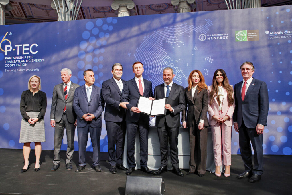 Reuters: Ενεργειακό hub η Ελλάδα μετά τη συμφωνία Atlantic See για αμερικανικό LNG