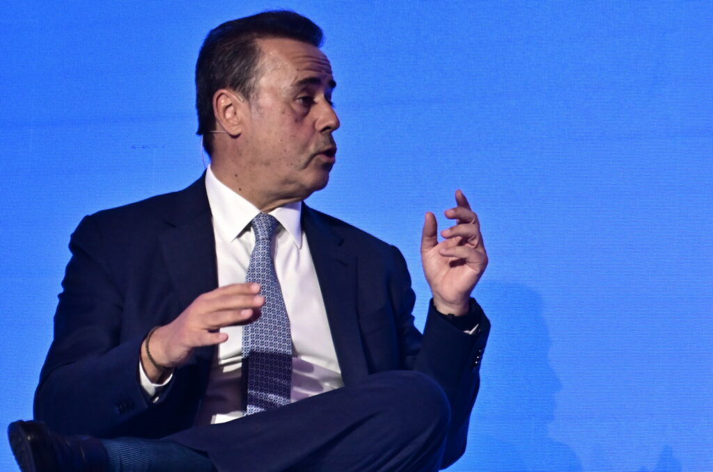 Παπασταύρου για Φάμελλο: Ή είναι αδαής ή προκλητικός συκοφάντης