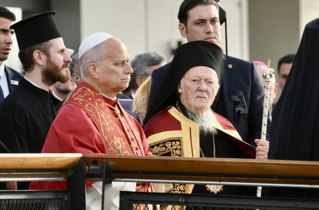 Ιστορική συνάντηση Πάπα – Βαρθολομαίου: Υπογράφουν κοινή διακήρυξη στο Φανάρι