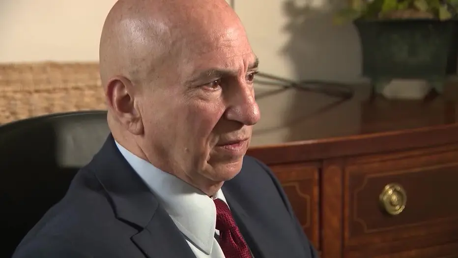 Ο εισαγγελέας Πιτ Σκανδαλάκης ανέλαβε υπόθεση εναντίον Τραμπ για εκλογική νοθεία