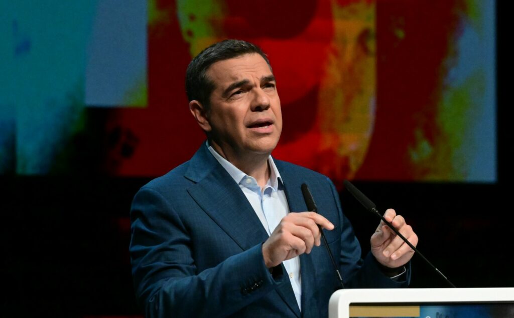 Η εξέγερση των βουλευτών της ΝΔ, το βαρύ κλίμα για δύο υπουργούς, ο “λογαριασμός” των ΕΛΤΑ, τα αντανακλαστικά του Τσιάρα και τα… διαβατήρια του Τσίπρα