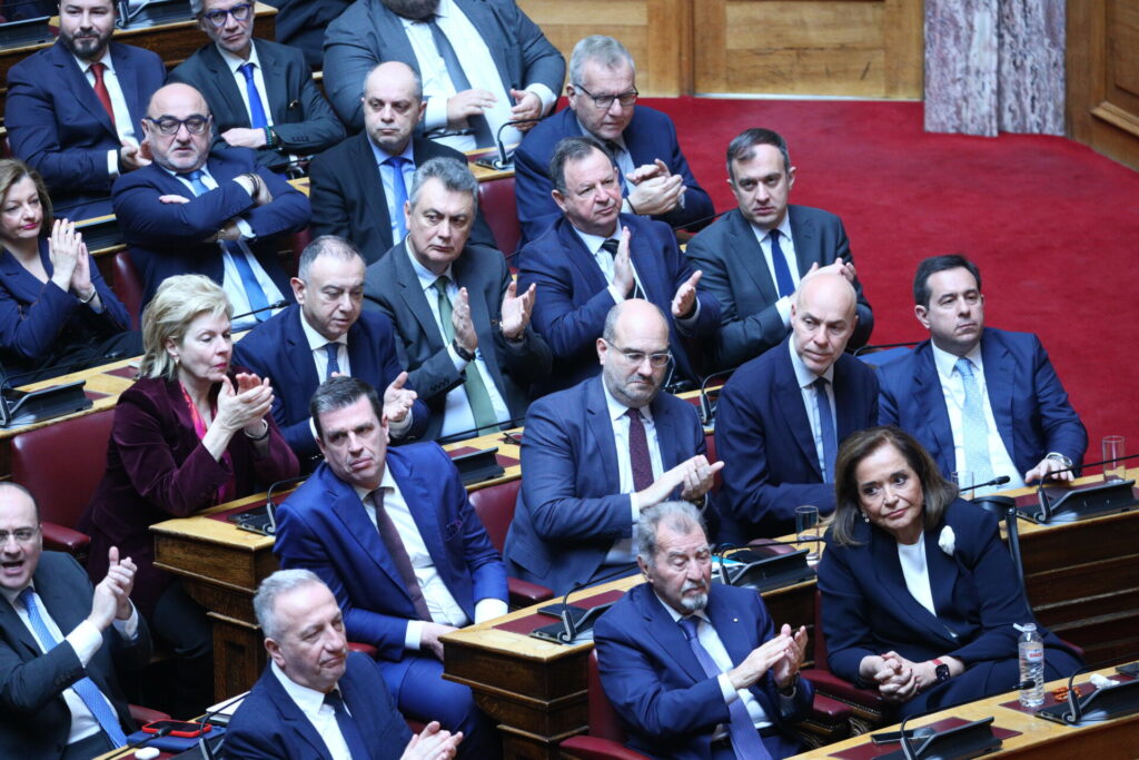 Επεισοδιακή συνεδρίαση και βολές βουλευτών της ΝΔ στη διοίκηση των ΕΛΤΑ