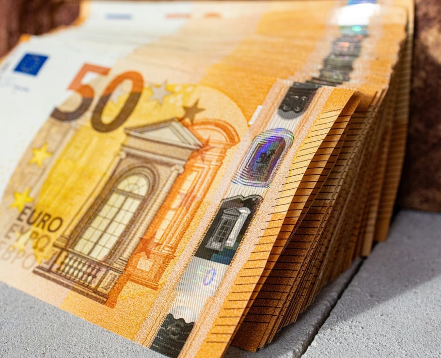 Ποιοι δικαιούνται αναδρομικά έως 4.527 ευρώ