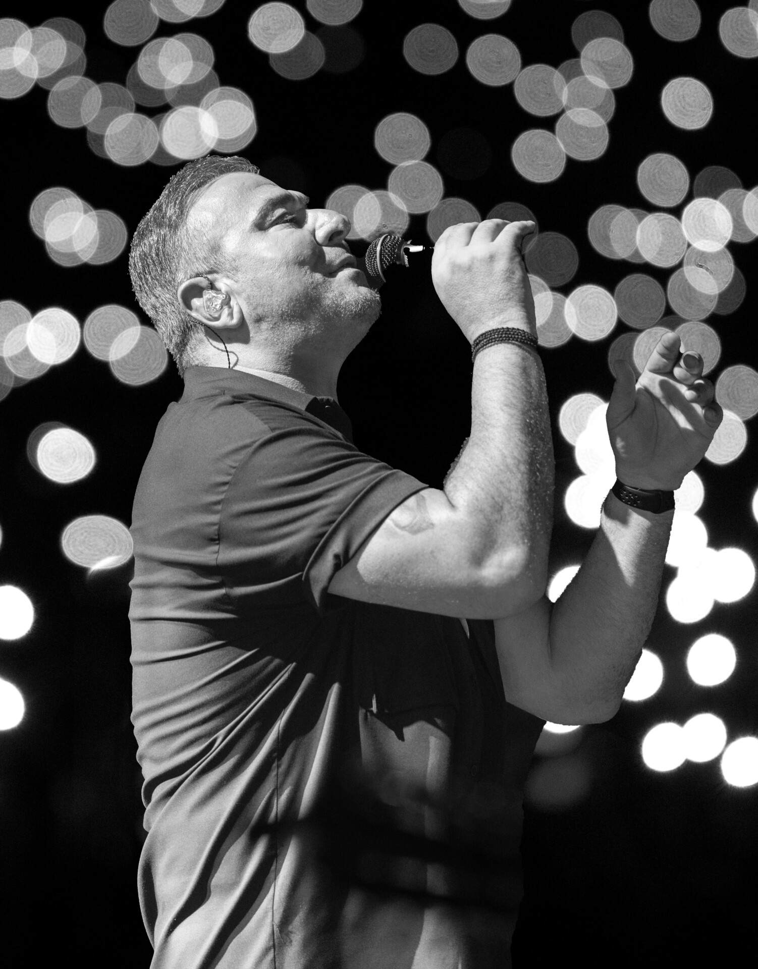 Η Θεσσαλονίκη γιορτάζει με τον Αντώνη Ρέμο και φωτίζεται με συναίσθημα