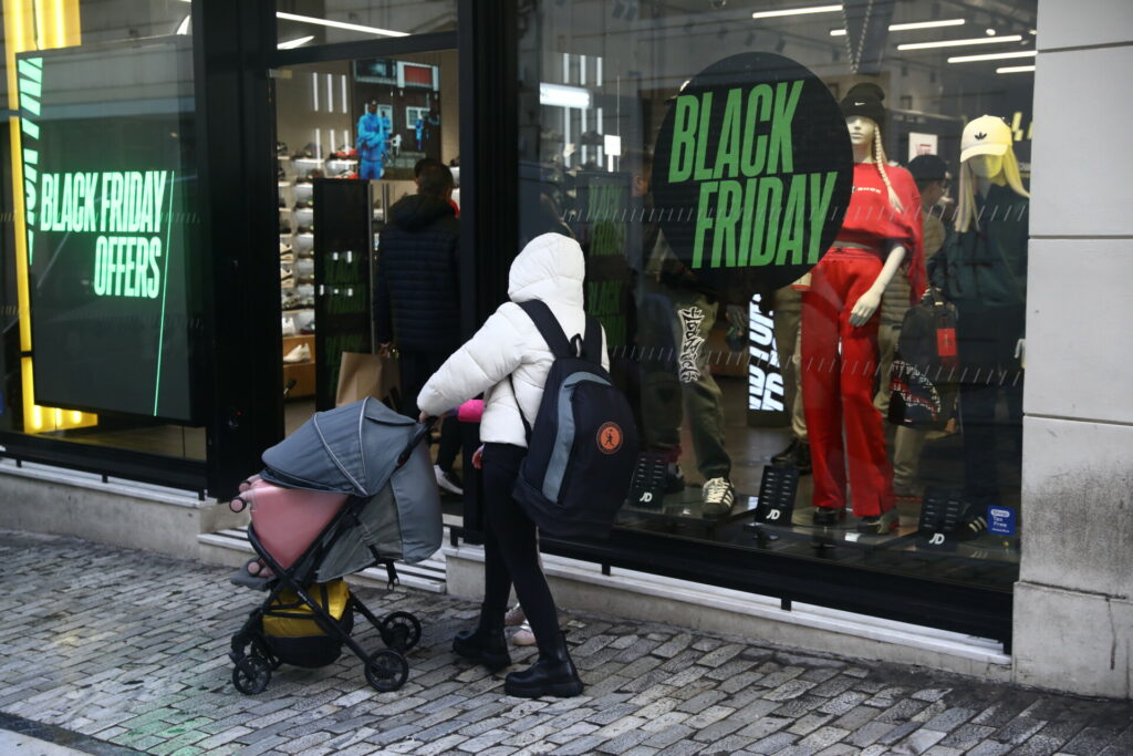 Black Friday στα καταστήματα της Αθήνας