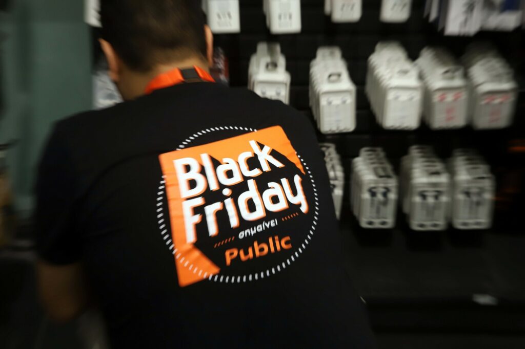 Black Friday 2025: Πλαίσιο, Κωτσόβολος και Public ξεκίνησαν τη μάχη των προσφορών