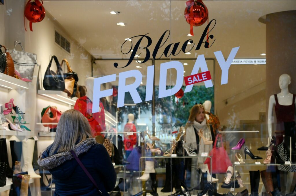 Black Friday: Το δεκαήμερο των προσφορών στην αγορά και η εξαίρεση της Zara