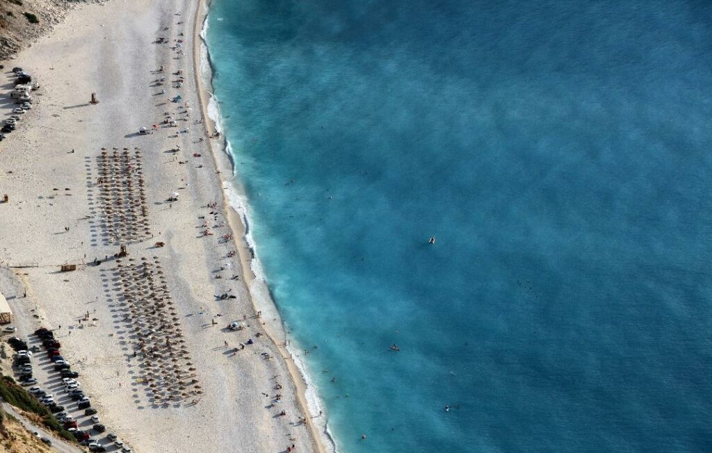 Black Friday 2025: Πότε ξεκινούν οι προσφορές στο Booking.com