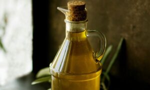 Πώς φτάσαμε στην κατάρρευση της τιμής του ελαιολάδου