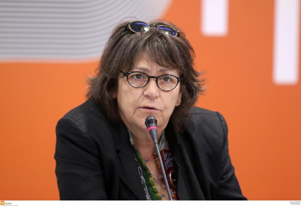 Έλλη Χρυσίδου: Η πρώην αντιδήμαρχος που “δεν θέλει” τον Αντώνη Ρέμο, χόρευε με Σαμπάνη στη φωταγώγηση δέντρου το 2018