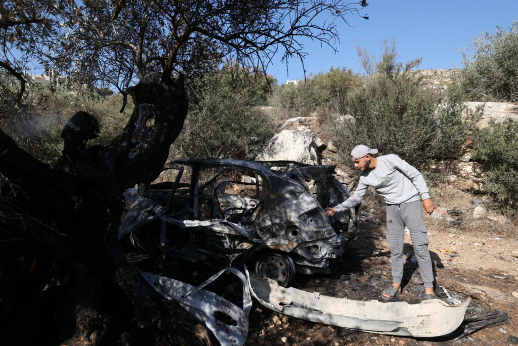 Ισραηλινοί έποικοι επιτέθηκαν σε Παλαιστίνιους και δημοσιογράφους