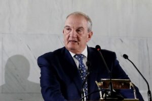 Το δώρο εξ ουρανού για τον Μητσοτάκη, οι κινεζικές προτεραιότητες του Καραμανλή, η ενόχληση του Παυλόπουλου και η μονοτονία των διαγωνισμών της ΗΔΙΚΑ