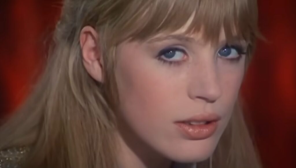 Στο σφυρί η ζωή της Marianne Faithfull