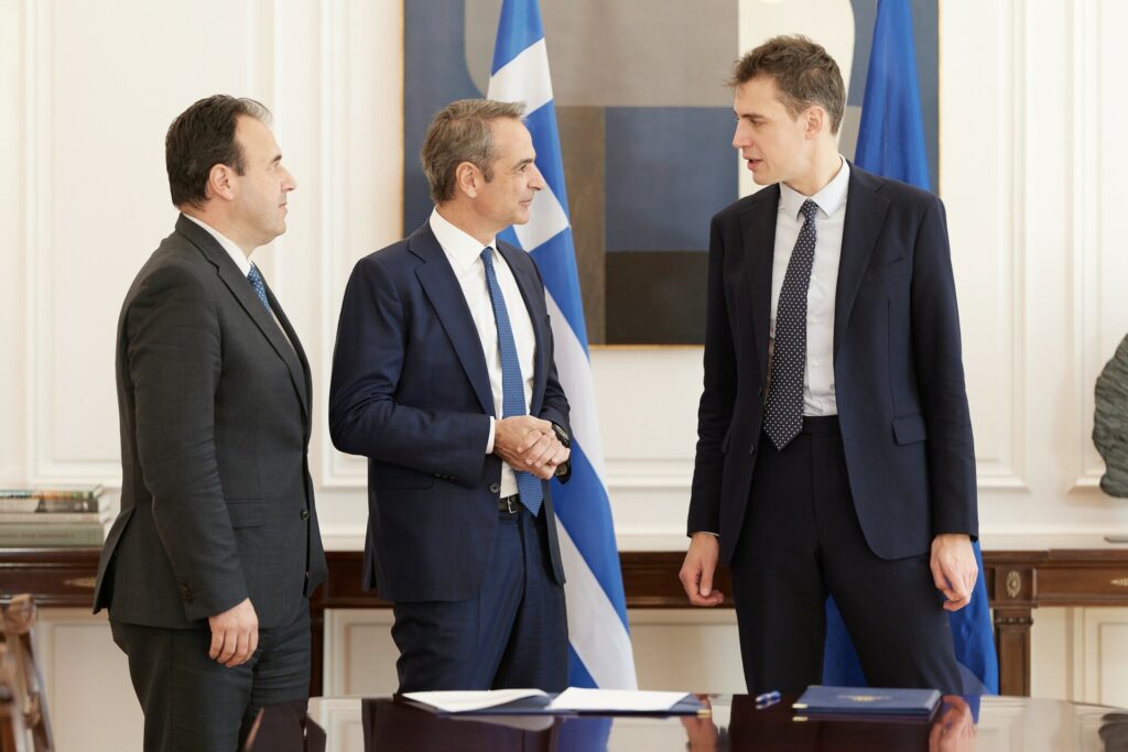 Συνάντηση Μητσοτάκη-Mensch στο Μαξίμου: Συμφωνία για συνεργασία με τη Mistral ΑΙ στην τεχνητή νοημοσύνη