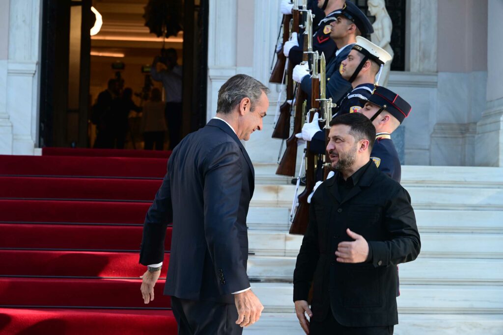 Σε εξέλιξη η συνάντηση Ζελένσκι με Μητσοτάκη, πέφτουν οι υπογραφές για μεταφορά φυσικού αερίου από την Ελλάδα στην Ουκρανία