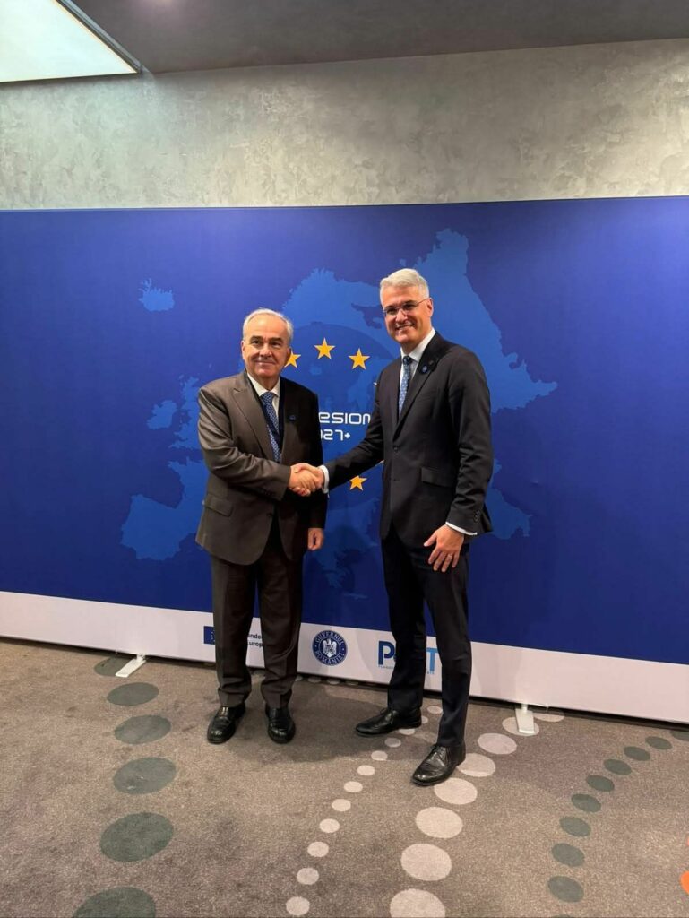 ΠΑΠΑΘΑΝΑΣΗΣ ΒΟΥΚΟΥΡΕΣΤΙ