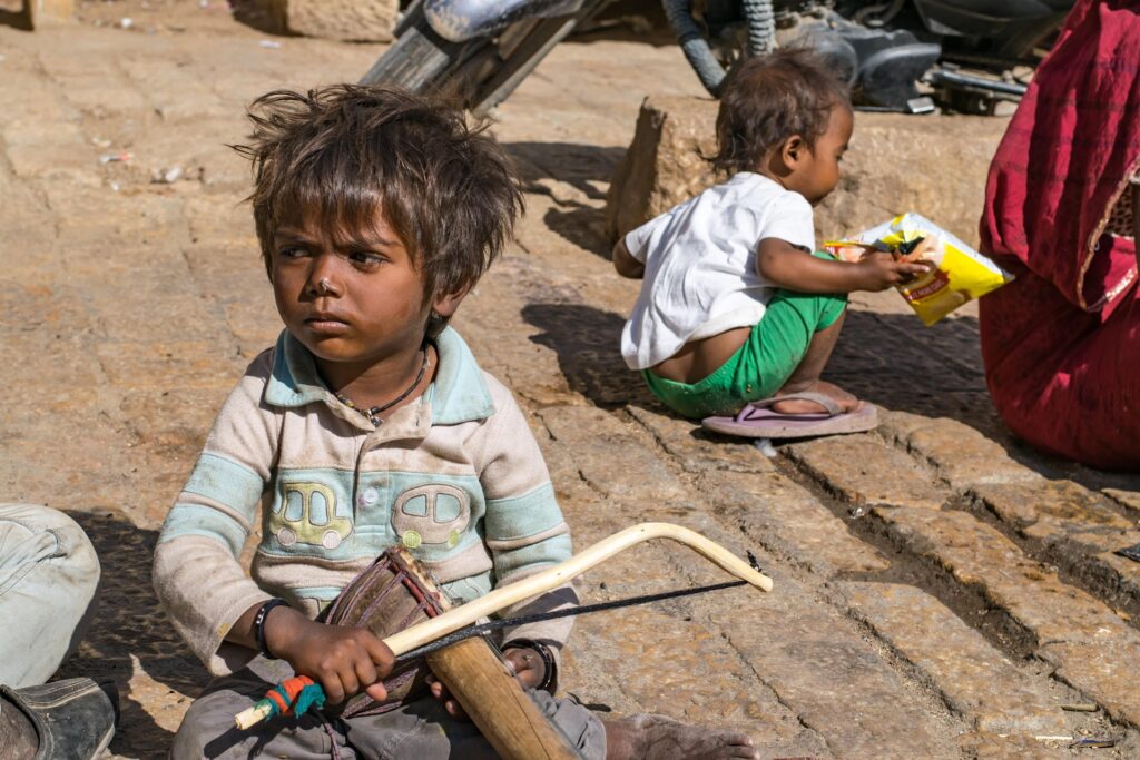 Oxfam: Τα κέρδη των κροίσων της G20 θα εξαφάνιζαν την παγκόσμια φτώχεια