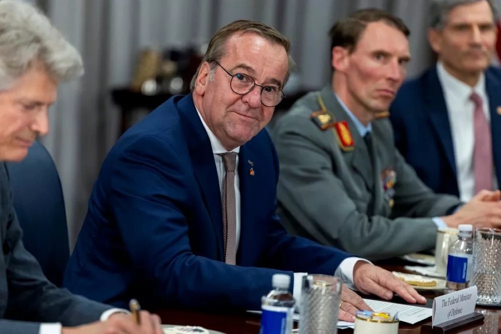 Πιστόριους: Πιθανός πόλεμος ΝΑΤΟ – Ρωσίας ακόμα και το 2026