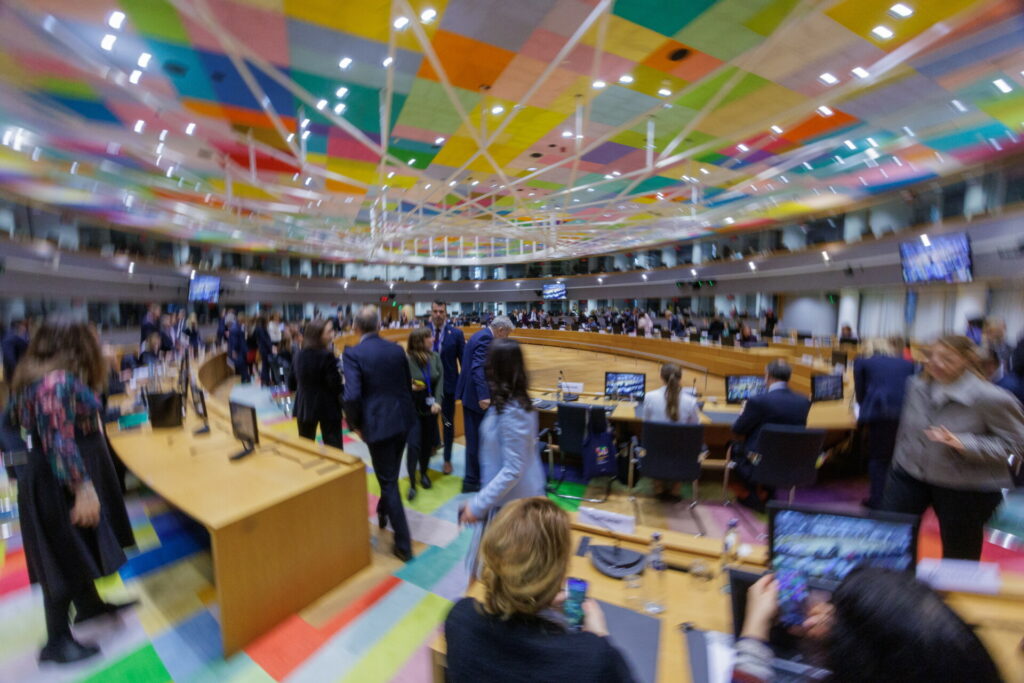 Ολονύχτιο θρίλερ στις Βρυξέλλες για τη χαλάρωση των κλιματικών στόχων