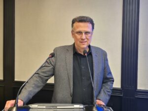 Θεόφιλος Μυλωνάς: Η Τεχνητή Νοημοσύνη “εξαφανίζει” τις junior θέσεις στις εταιρείες Πληροφορικής