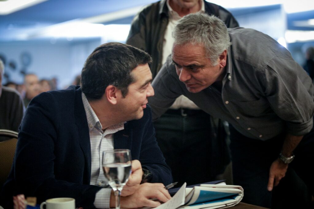 Σκουρλέτης για βιβλίο Τσίπρα: Βολικό ως αφήγημα να δικαιολογήσει την αδυναμία του