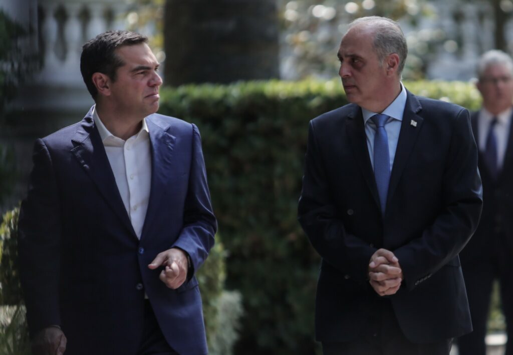 Βελόπουλος για βιβλίο Τσίπρα: “Θα βγάλει εκατομμύρια από την Ιθάκη”