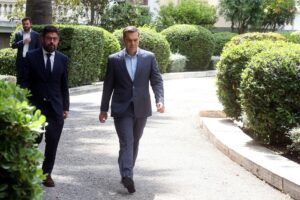 Βιβλίο Τσίπρα: Τι λέει στην Ιθάκη για Αχτσιόγλου, Βαρουφάκη, Πολάκη, μνημόνιο, Μάτι, Κασσελάκη και Μητσοτάκη