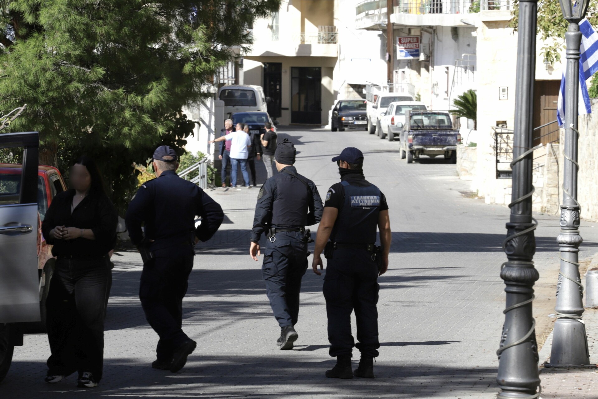 ΙΣΧΥΡΕΣ ΑΣΤΥΝΟΜΙΚΕΣ ΔΥΝΑΜΕΙΣ ΠΑΡΑΜΕΝΟΥΝ ΣΤΑ ΒΟΡΙΖΙΑ