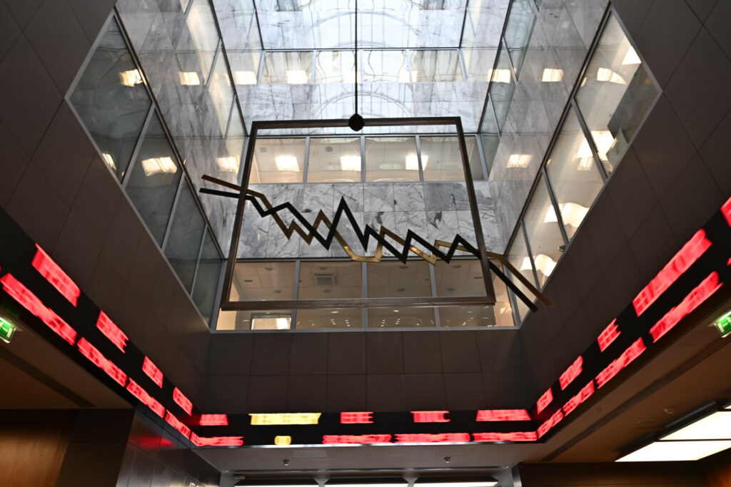 Xρηματιστήριο: Βγαίνουν αγοραστές σε τράπεζες και blue chips