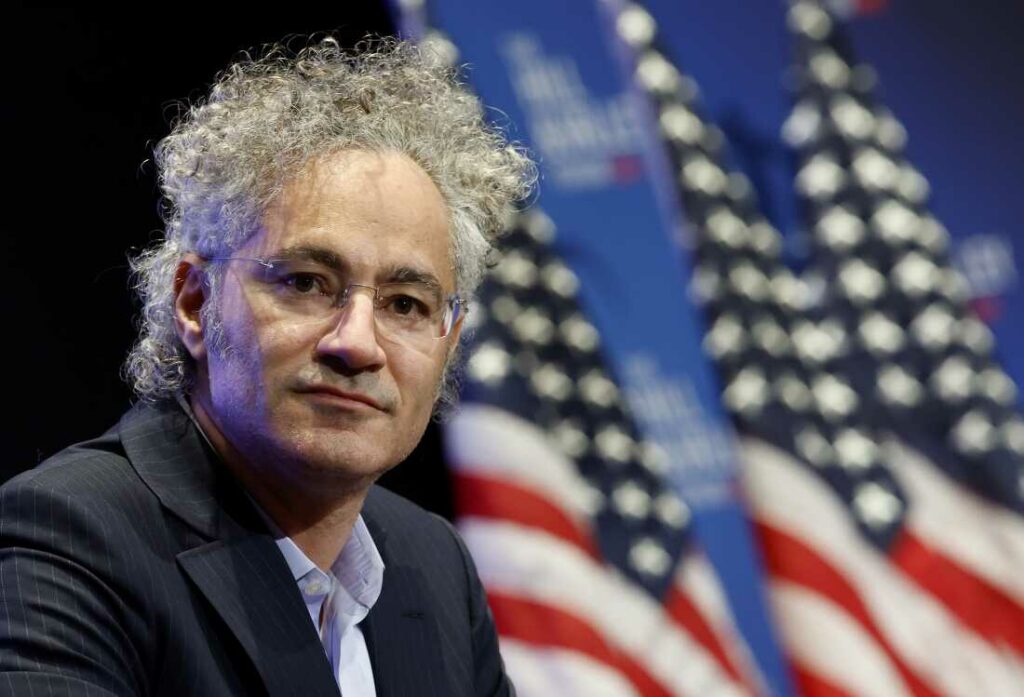 Palantir: Πώς η κυριαρχία στην τεχνητή νοημοσύνη έφερε έκρηξη εσόδων κατά 93%