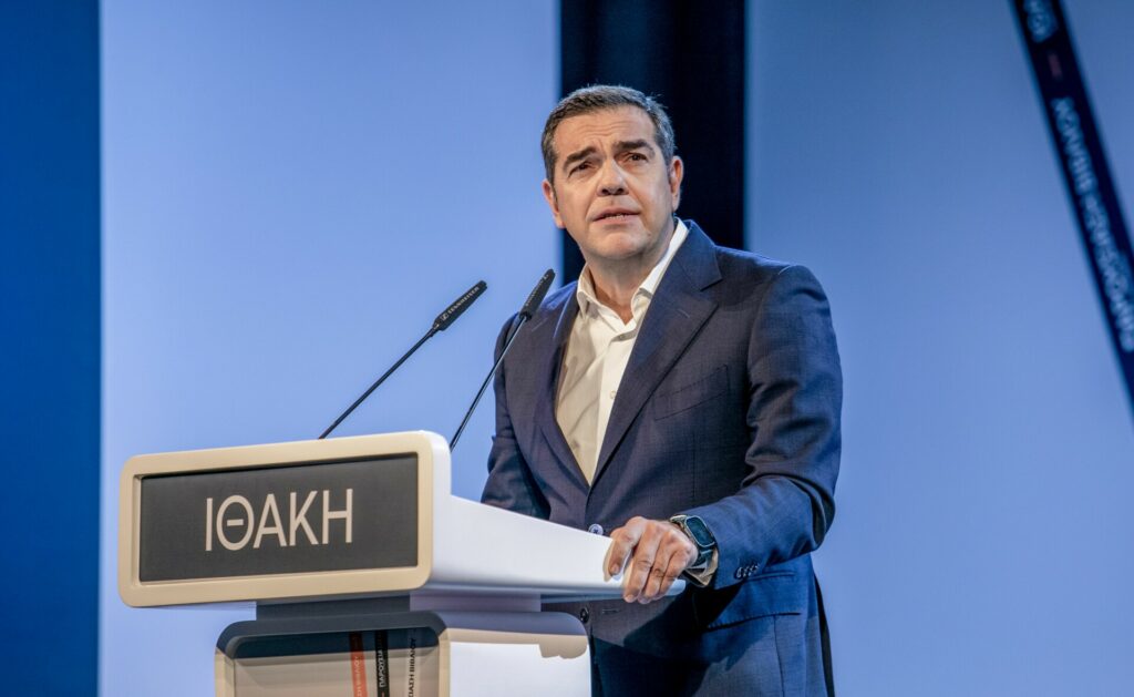 Το καρφί Μητσοτάκη στα γεροντάκια, το άδειασμα Καραμανλή από τον Τσίπρα, οι ψίθυροι για αλλαγή εκλογικού νόμου και το ντοκιμαντέρ που έβγαλε στα κεραμίδια τον Αλαφούζο