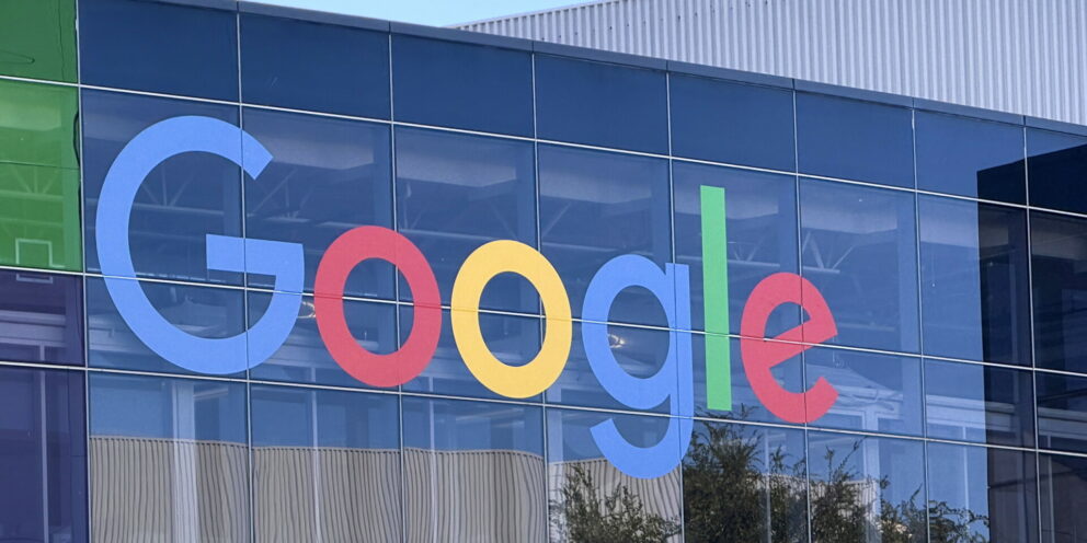 Alphabet: Αύξηση τζίρου 110 δισ. ευρώ κατά 25% και μειωμένα κέρδη 22,5 δισ. ευρώ στο γ΄ τρίμηνο